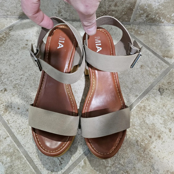 MIA 9.5 Taupe Wood Platform Sandals Strappy Buckle Retro 70s Y2K Chunky Heels - Picture 6 of 8